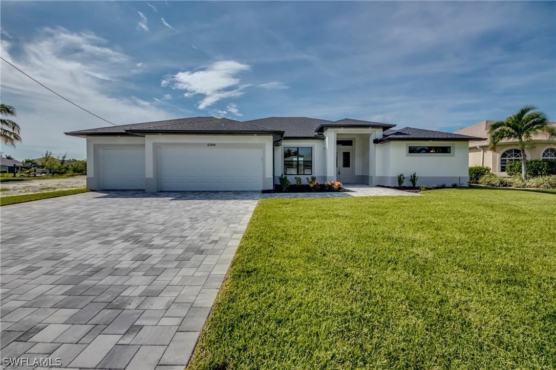 2208 SW 28th Ln., Cape Coral, FL 33914