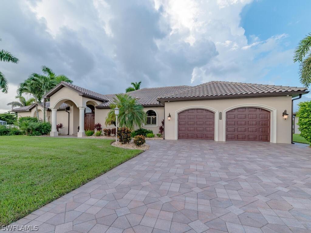 3136 SE 16th Pl., Cape Coral, FL 33904