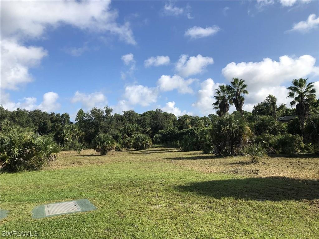 1910 Golfside Village Dr., Lehigh Acres, FL 33936