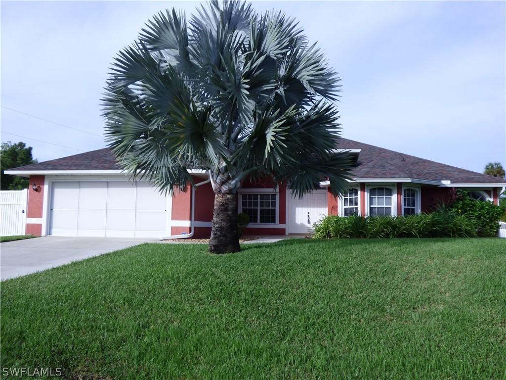 698 Mirror Lakes Ct., Lehigh Acres, FL 33974