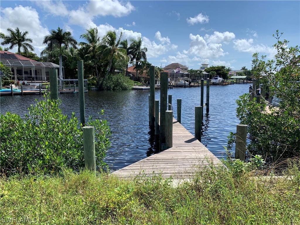 4220 NW 27th Ln., Cape Coral, FL 33993