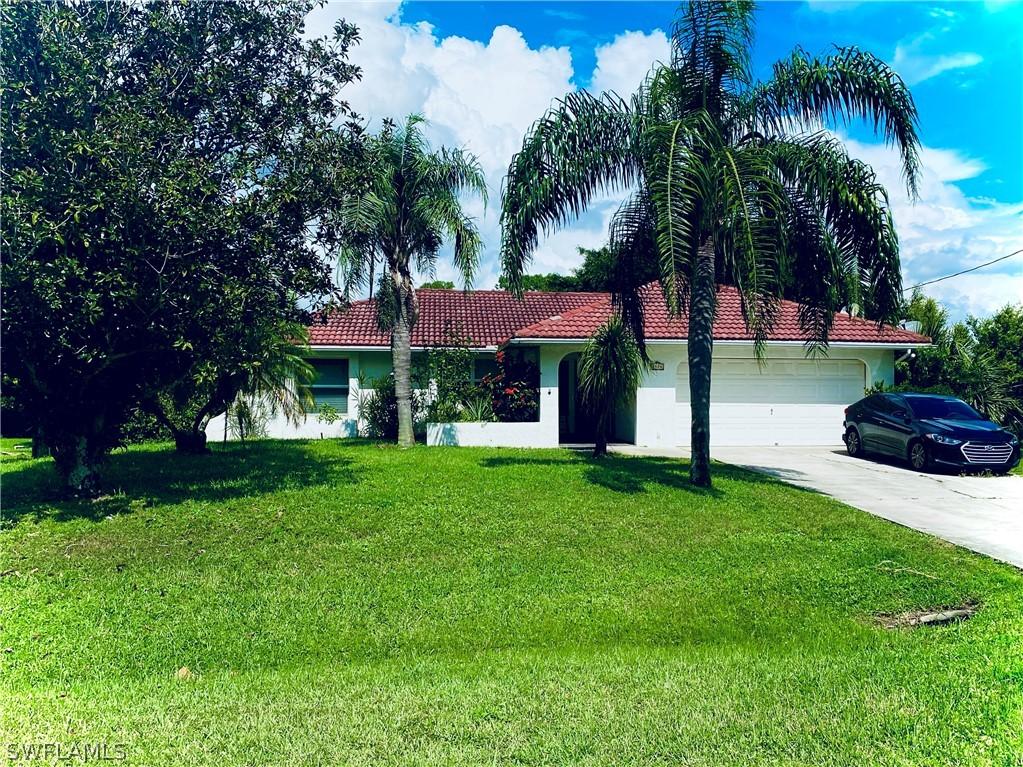 2524 Dora Ct., Lehigh Acres, FL 33971