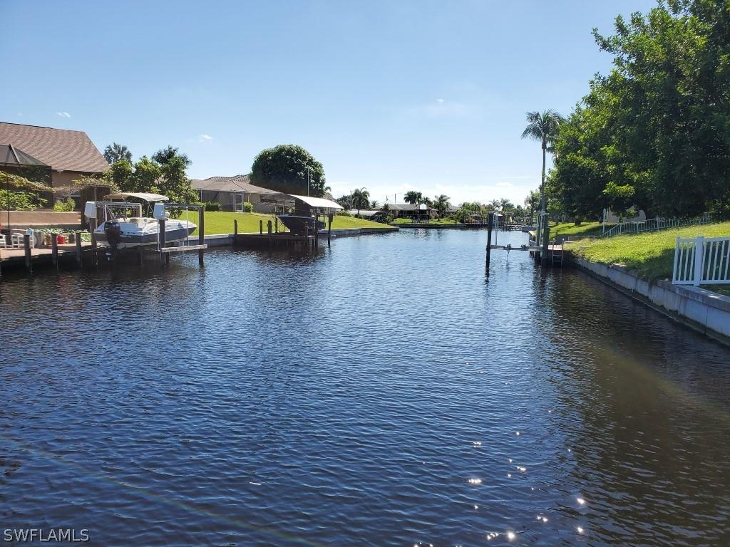 3733 SE 12th Pl., Cape Coral, FL 33904