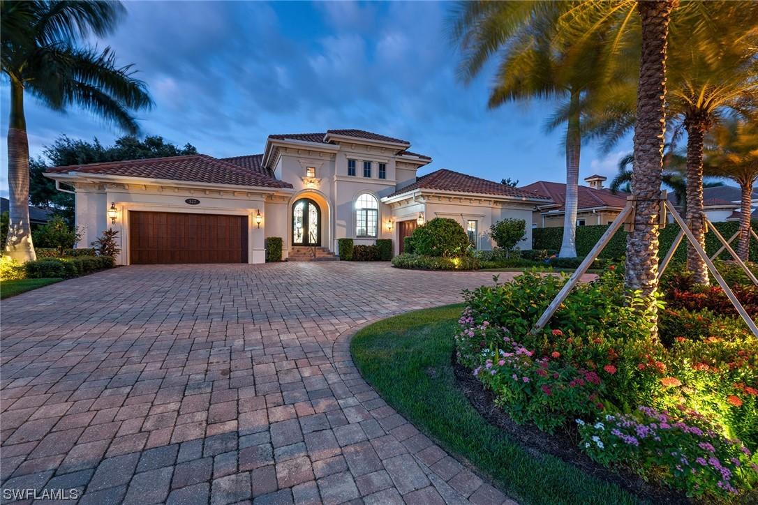 527 Parkwood Ln., Naples, FL 34103