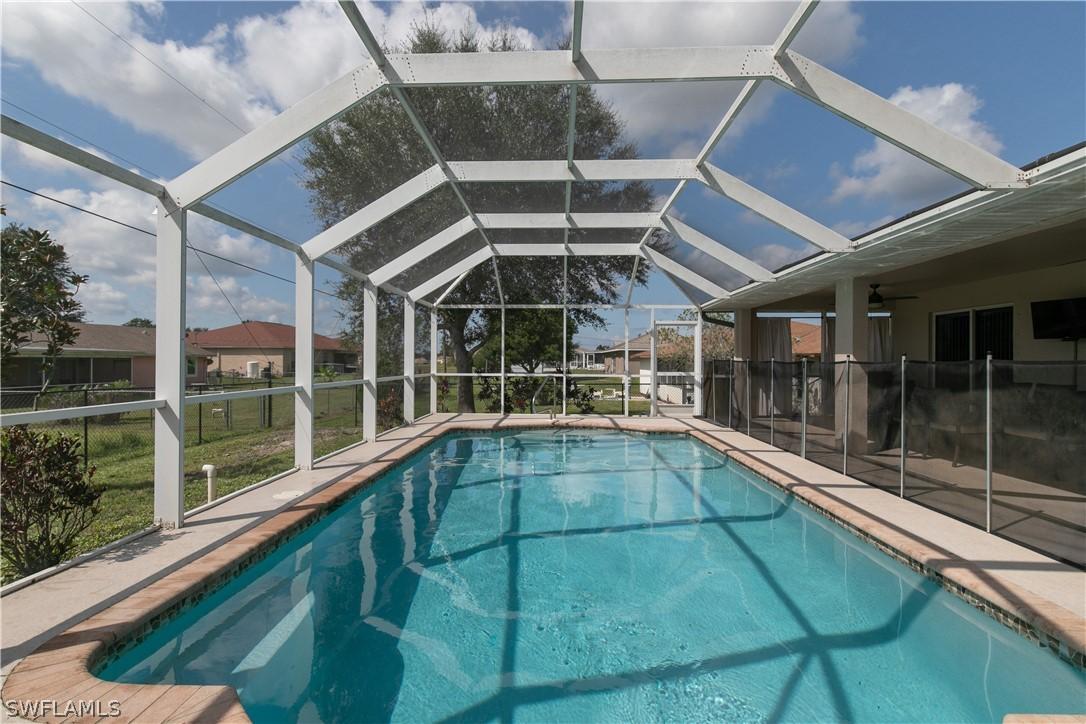 412 NE 23rd Ter., Cape Coral, FL 33909