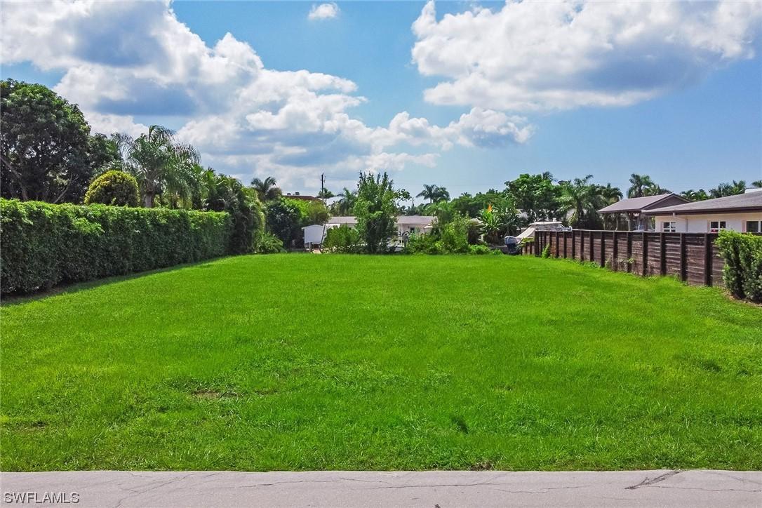 1598 Curlew Ave., Naples, FL 34102