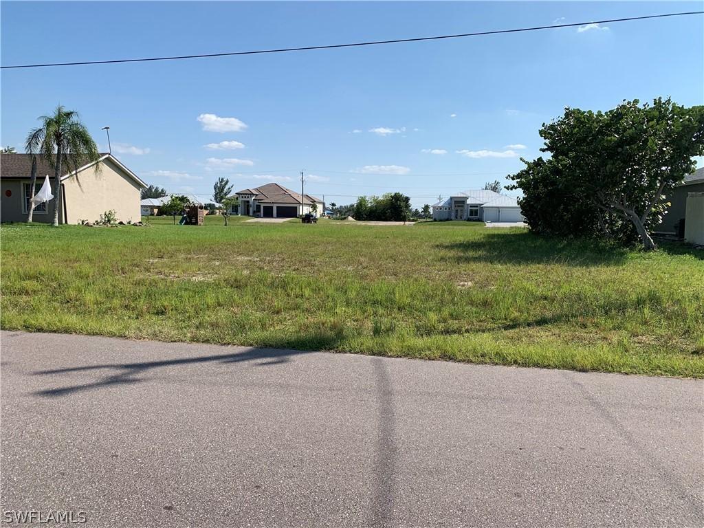 3702 NW 1st Ter., Cape Coral, FL 33993