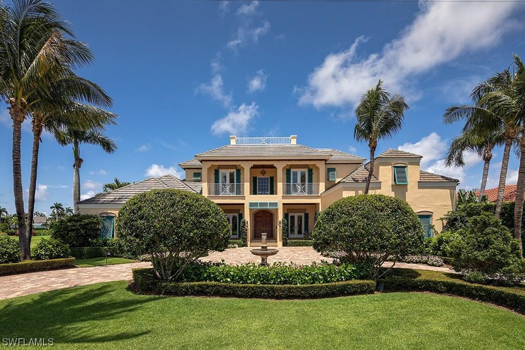 3243 Gin Ln., Naples, FL 34102