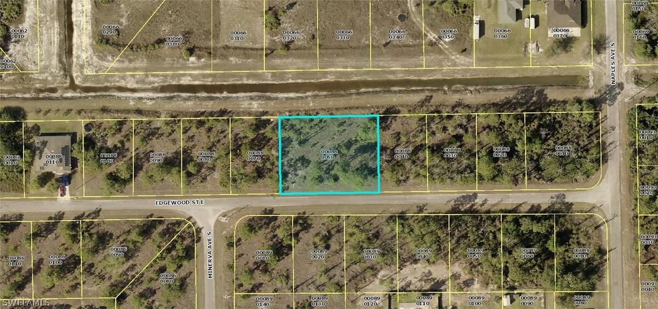 1249 Edgewood St., Lehigh Acres, FL 33974