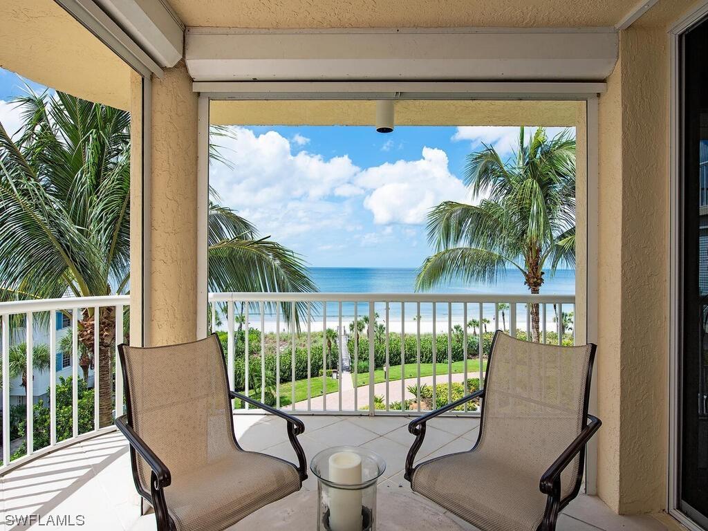 20 Seagate Dr. #401, Naples, FL 34103