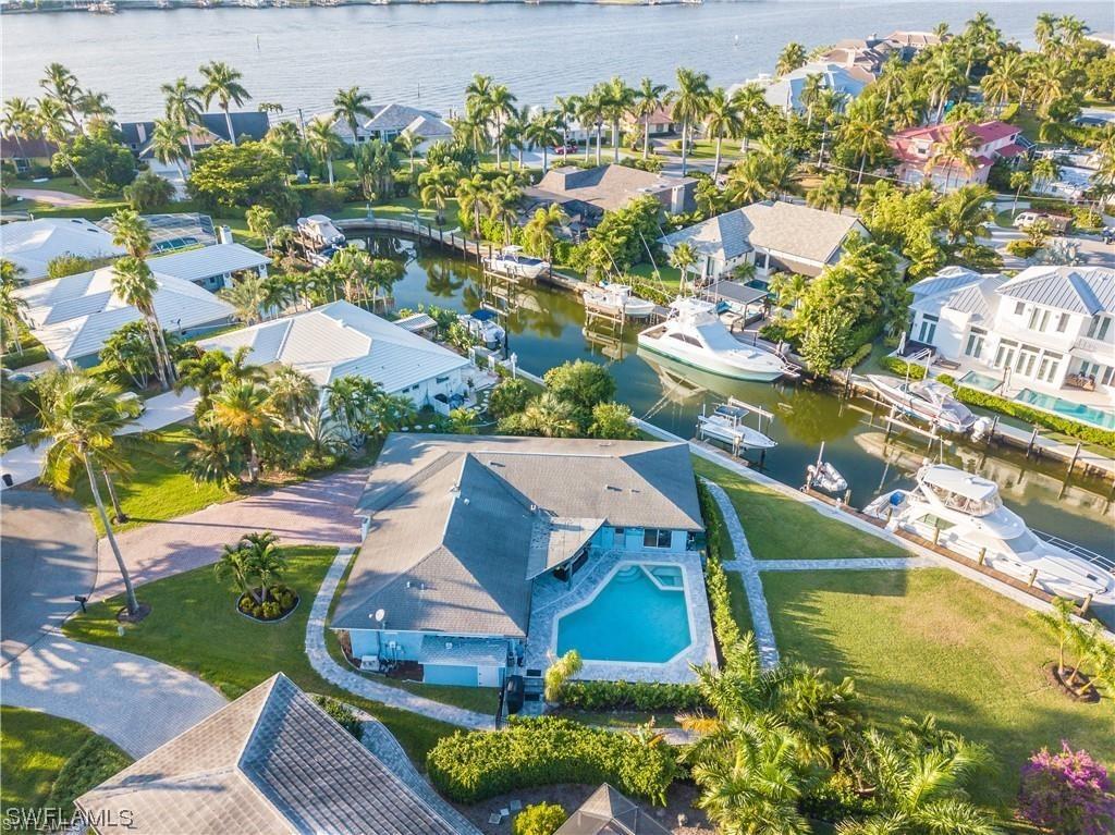 2140 Shad Ct., Naples, FL 34102