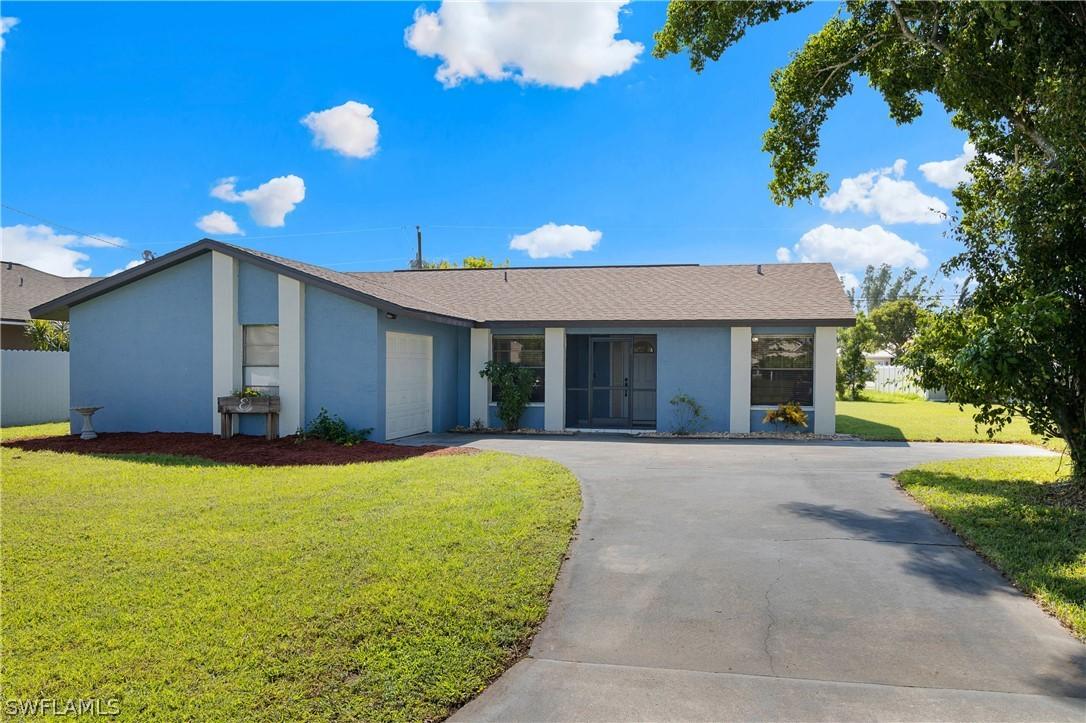 220 SE 27th Ter., Cape Coral, FL 33904