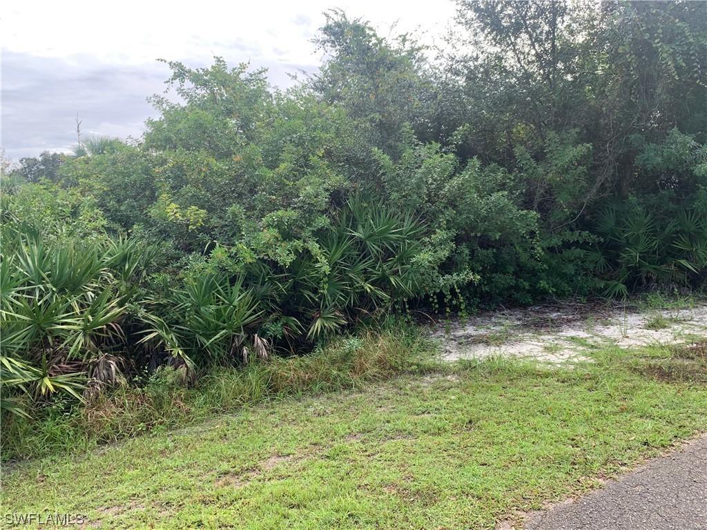 608 Lincoln Ave., Lehigh Acres, FL 33972