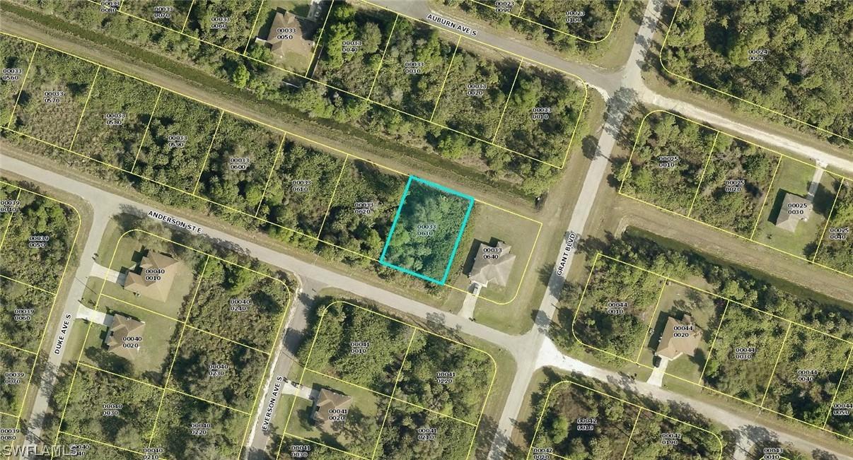 1049 Anderson St., Lehigh Acres, FL 33974