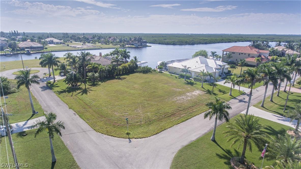 1012 NW 40th Pl., Cape Coral, FL 33993