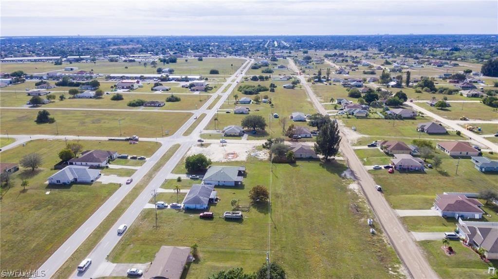 841 NE 7th Pl., Cape Coral, FL 33909