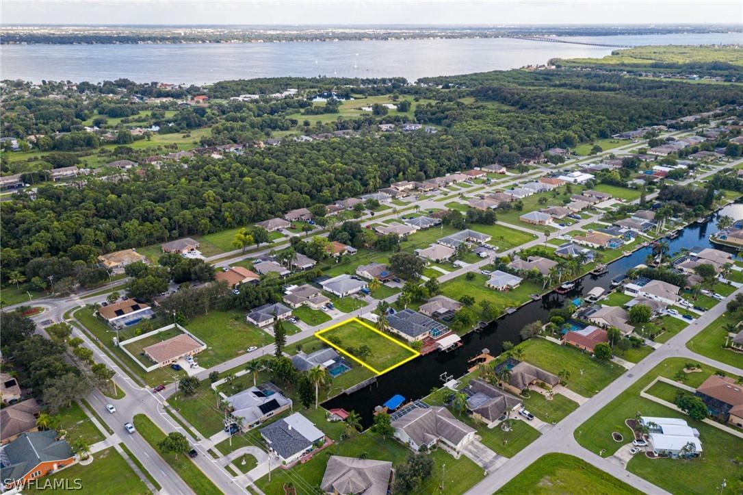 914 SE 23rd Pl., Cape Coral, FL 33990