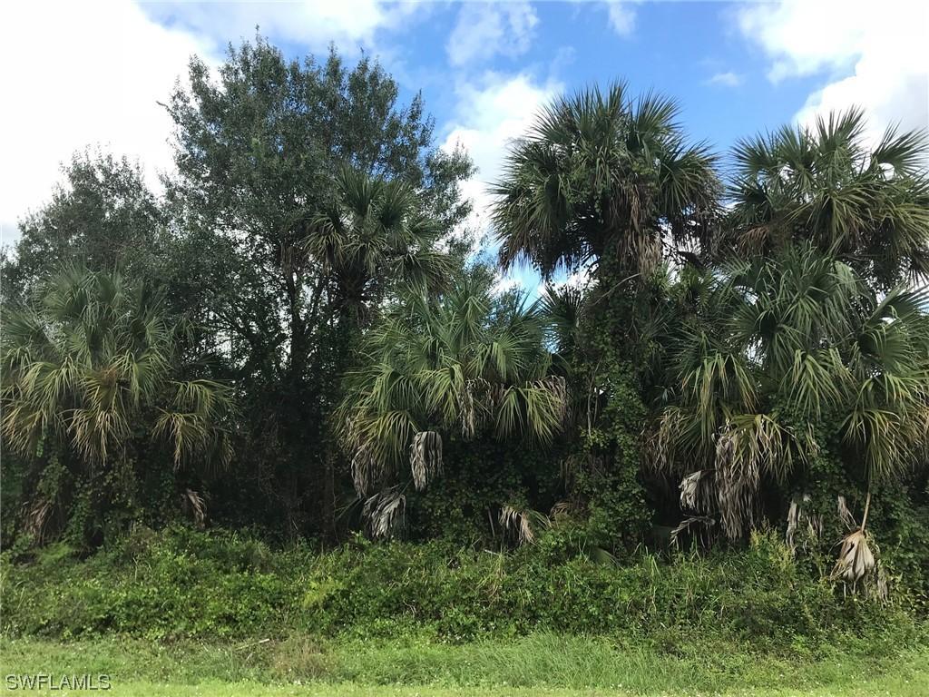 4th Ave., Naples, FL 34120