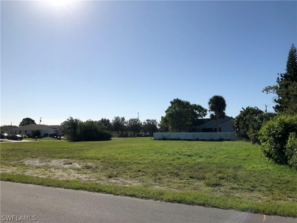 2704 SW 2nd Ln., Cape Coral, FL 33991