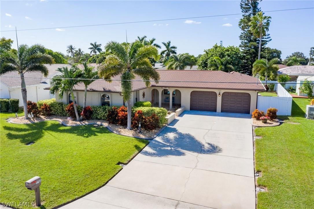 3704 SE 8th Pl., Cape Coral, FL 33904
