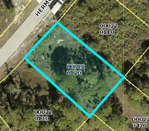 359 Hermosa Ave., Lehigh Acres, FL 33974