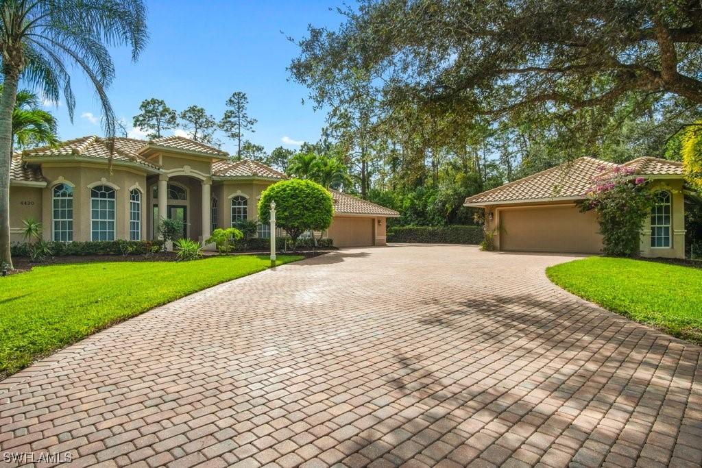 4430 Pine Ridge Rd., Naples, FL 34119
