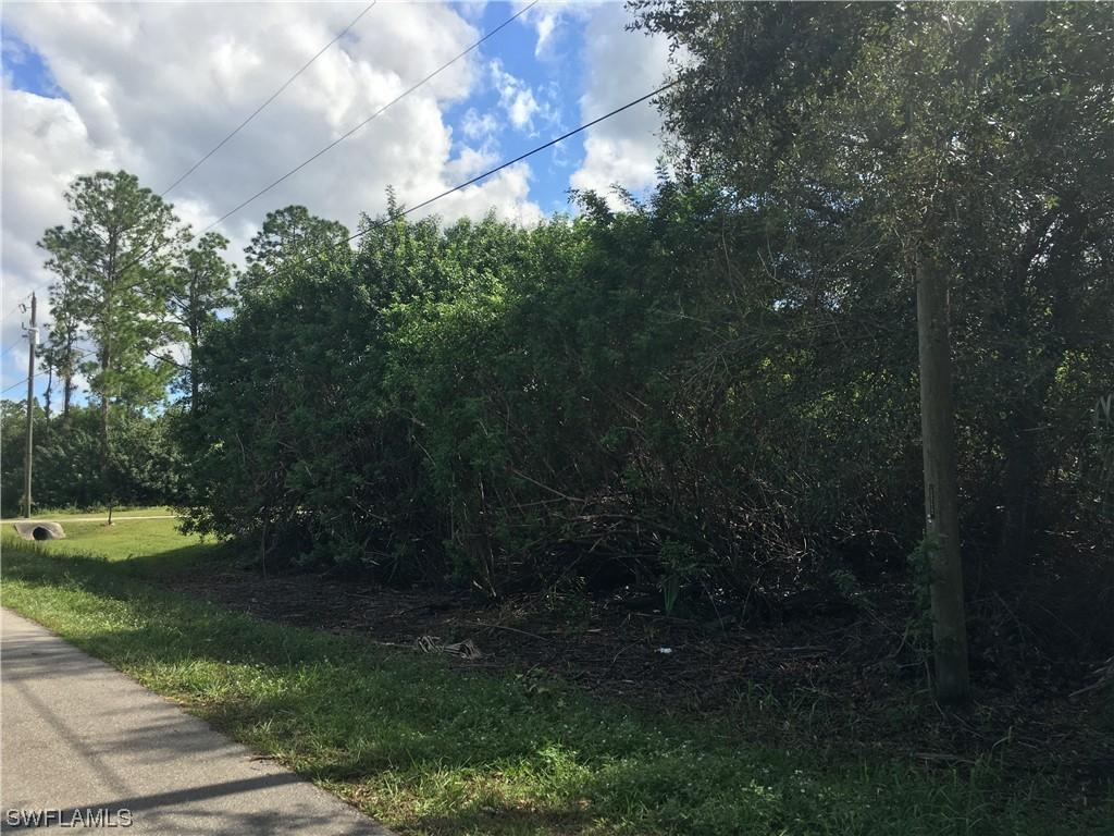 **** 2nd Ave., Naples, FL 34120