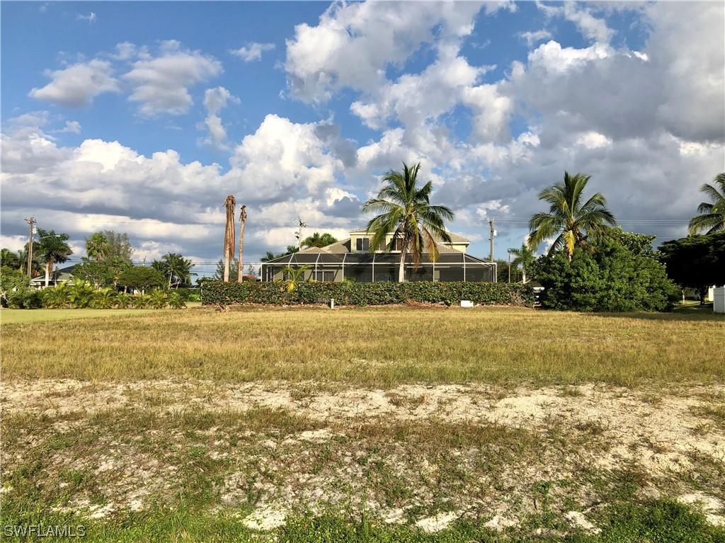 4023 SW 16th Pl., Cape Coral, FL 33914