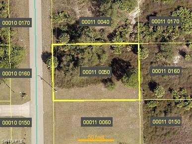 913 Hillcrest Ave., Lehigh Acres, FL 33974