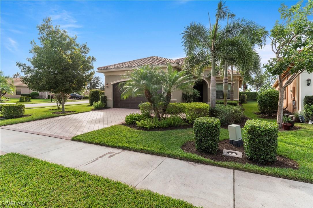 3546 Beaufort Ct., Naples, FL 34119