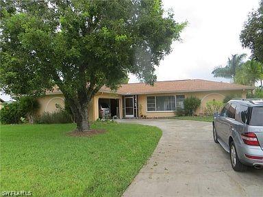 2530 SE 25th Pl., Cape Coral, FL 33904