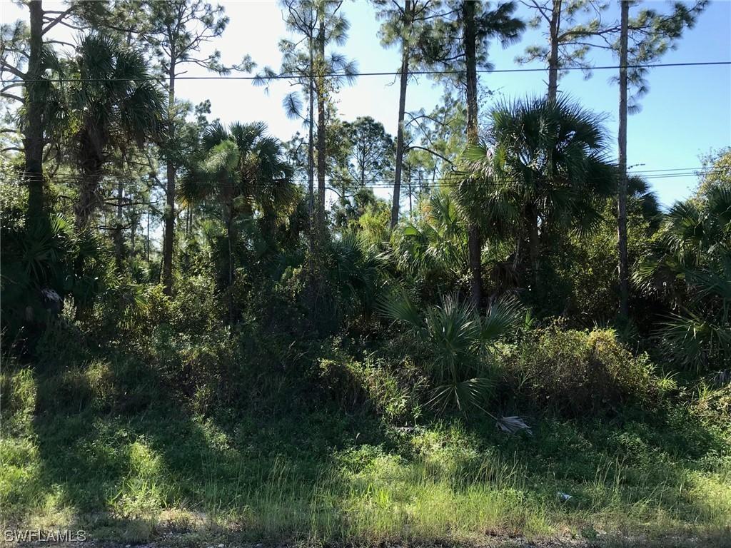 4th Ave., Naples, FL 34120