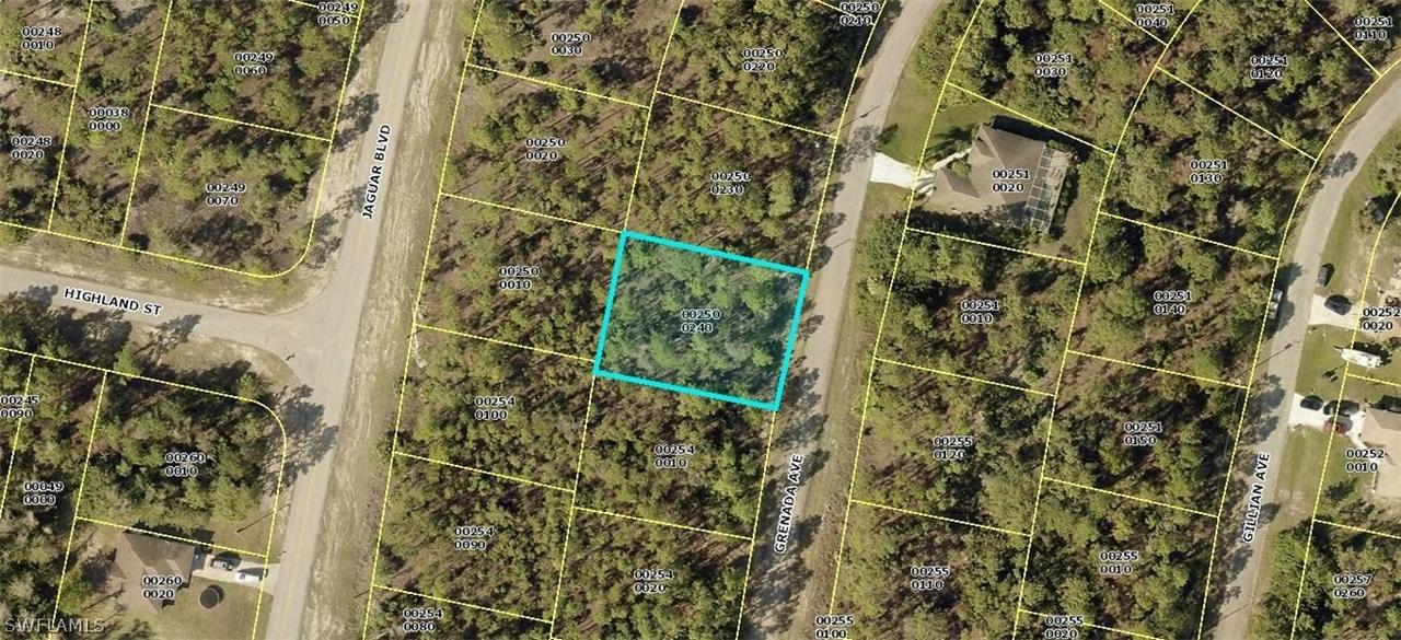 820 Grenada Ave., Lehigh Acres, FL 33974