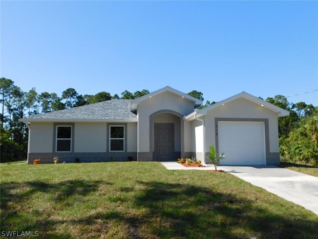 216 Victoria Ave., Lehigh Acres, FL 33974