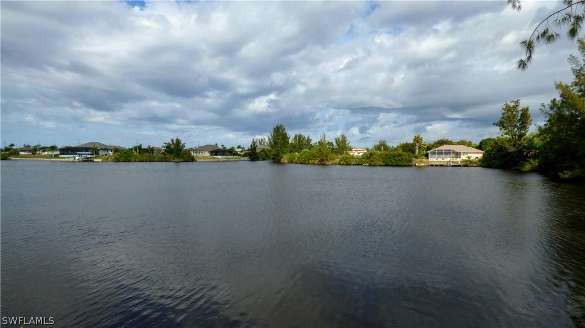 3209 NW 17th Ln., Cape Coral, FL 33993