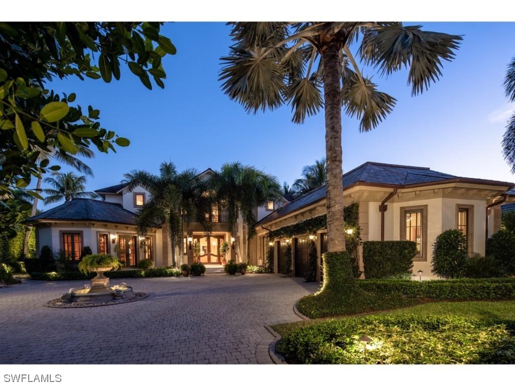 990 Admiralty Parade, Naples, FL 34102