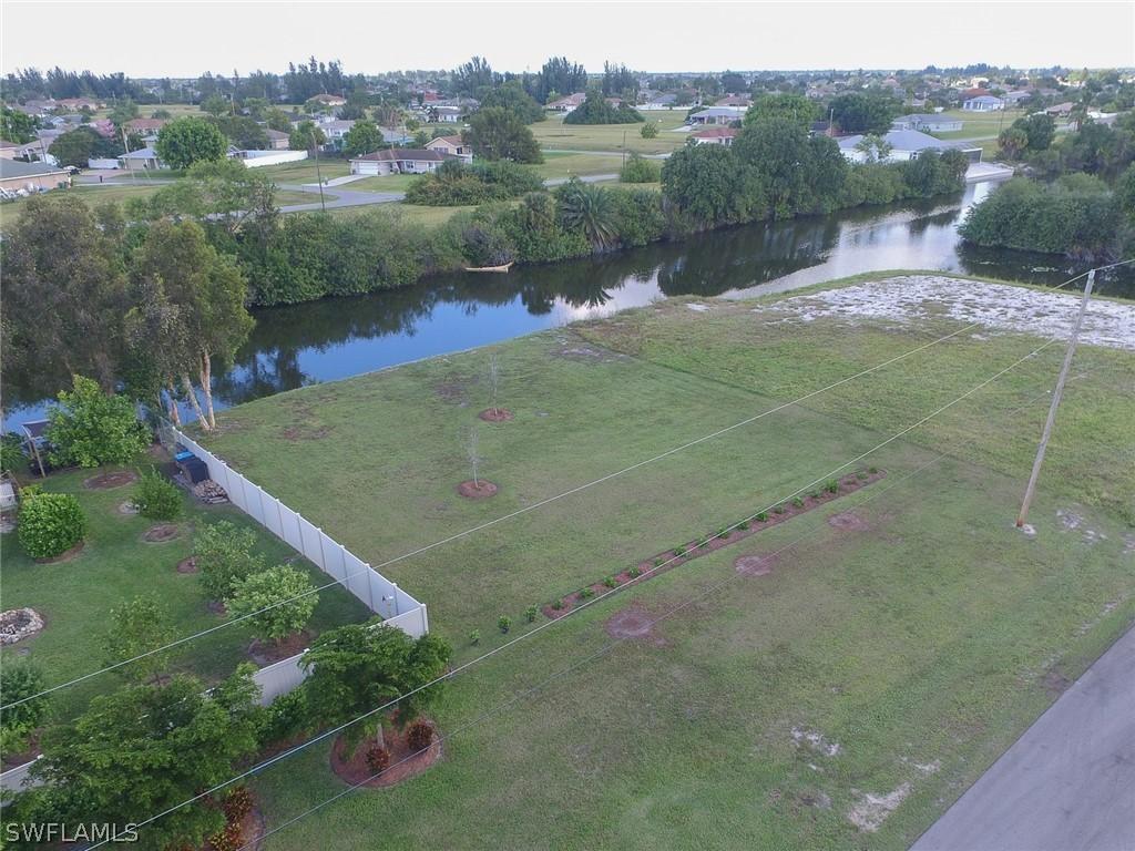 419 NE 5th Ter., Cape Coral, FL 33909