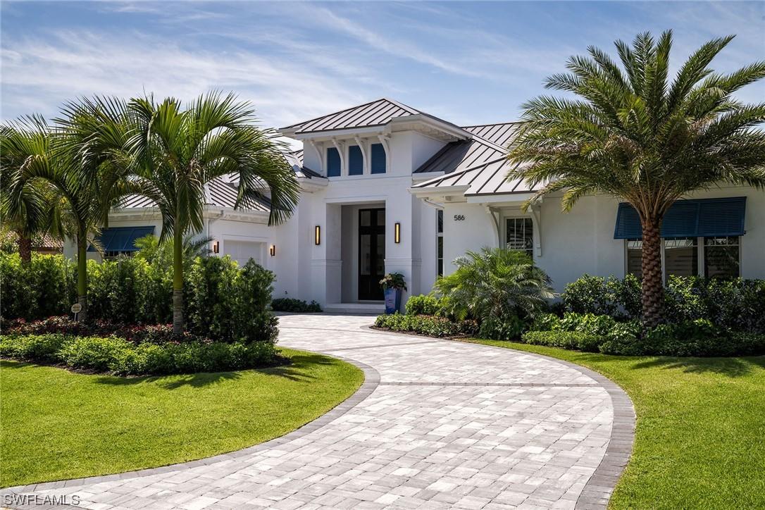 586 Neapolitan Ln., Naples, FL 34103