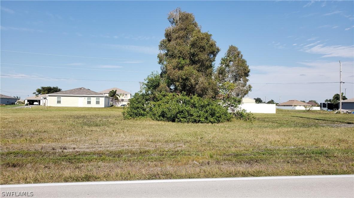 209 Kismet Pkwy., Cape Coral, FL 33909