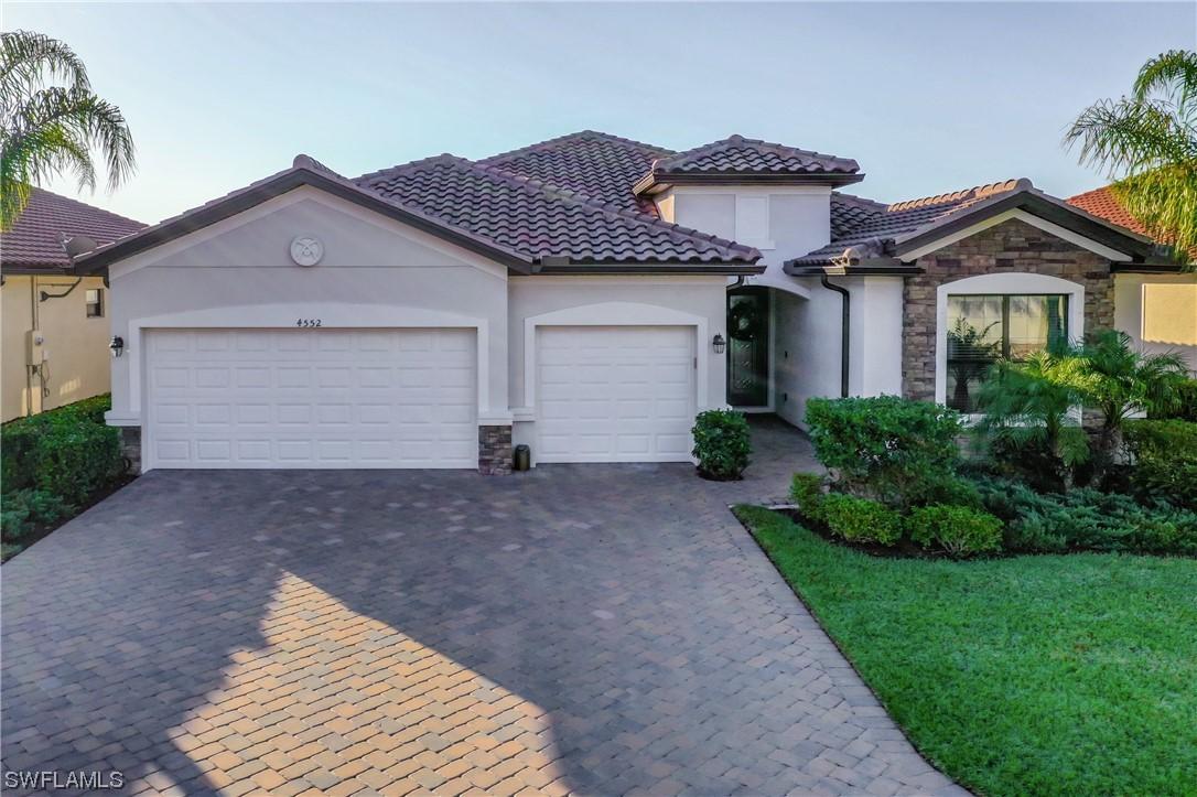 4552 Tamarind Way, Naples, FL 34119