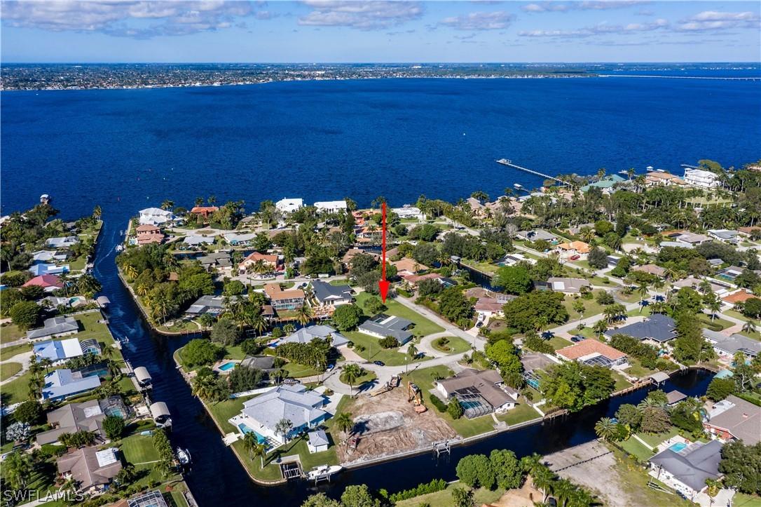 5838 Sunnyside Ln., Fort Myers, FL 33919