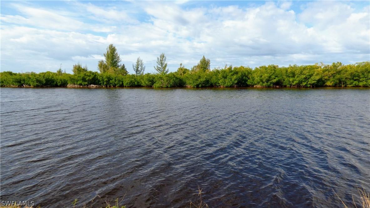 2118 NW 44th Pl., Cape Coral, FL 33993