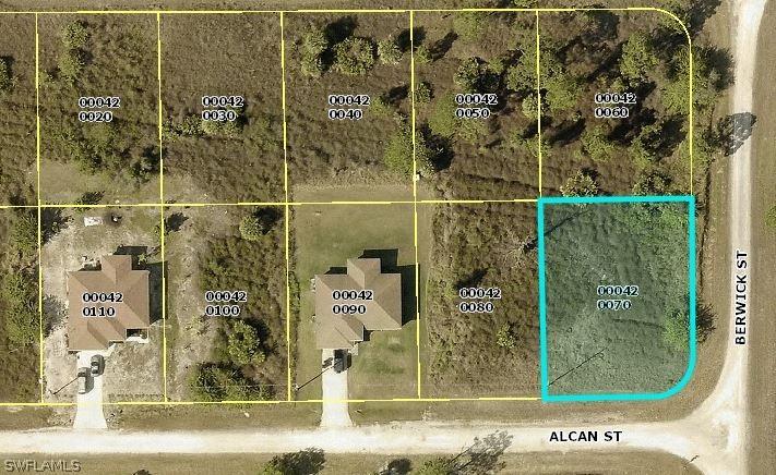 1027 Alcan St., Lehigh Acres, FL 33974