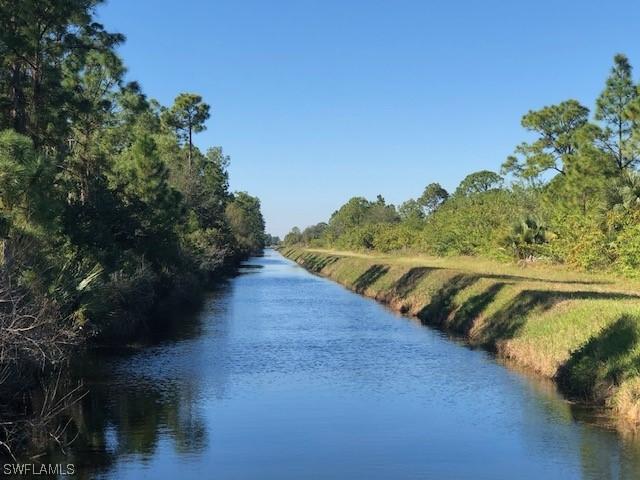 982 Lakeside Dr., Lehigh Acres, FL 33974