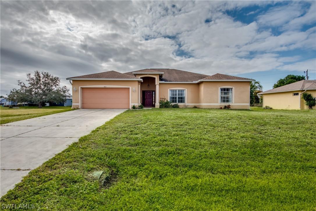 842 SW 16th Ter., Cape Coral, FL 33991