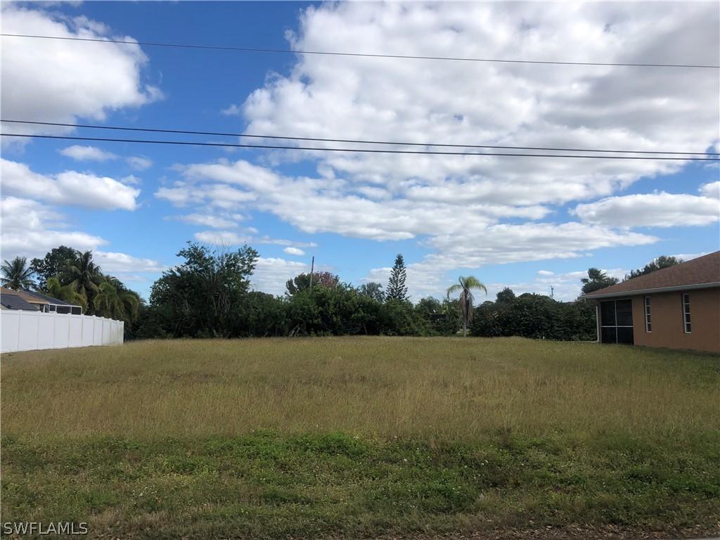 37 SE 23rd Ave., Cape Coral, FL 33990