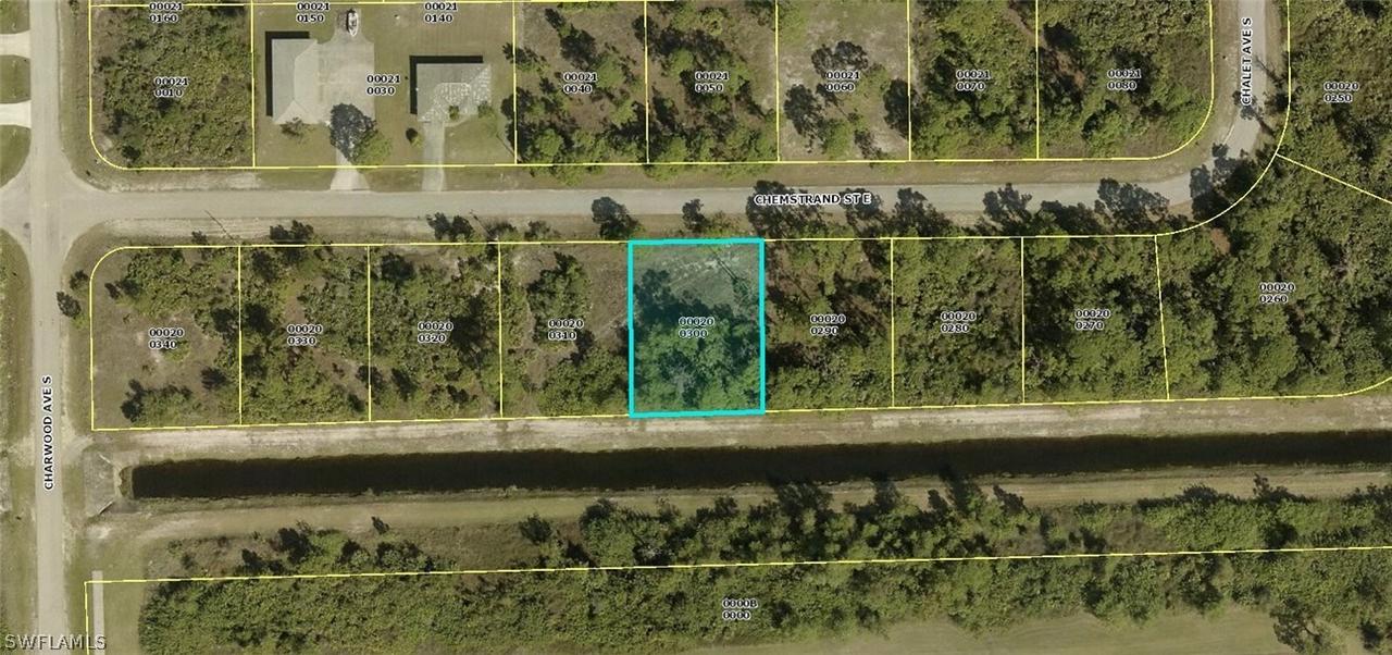 668/670 Chemstrand St., Lehigh Acres, FL 33974