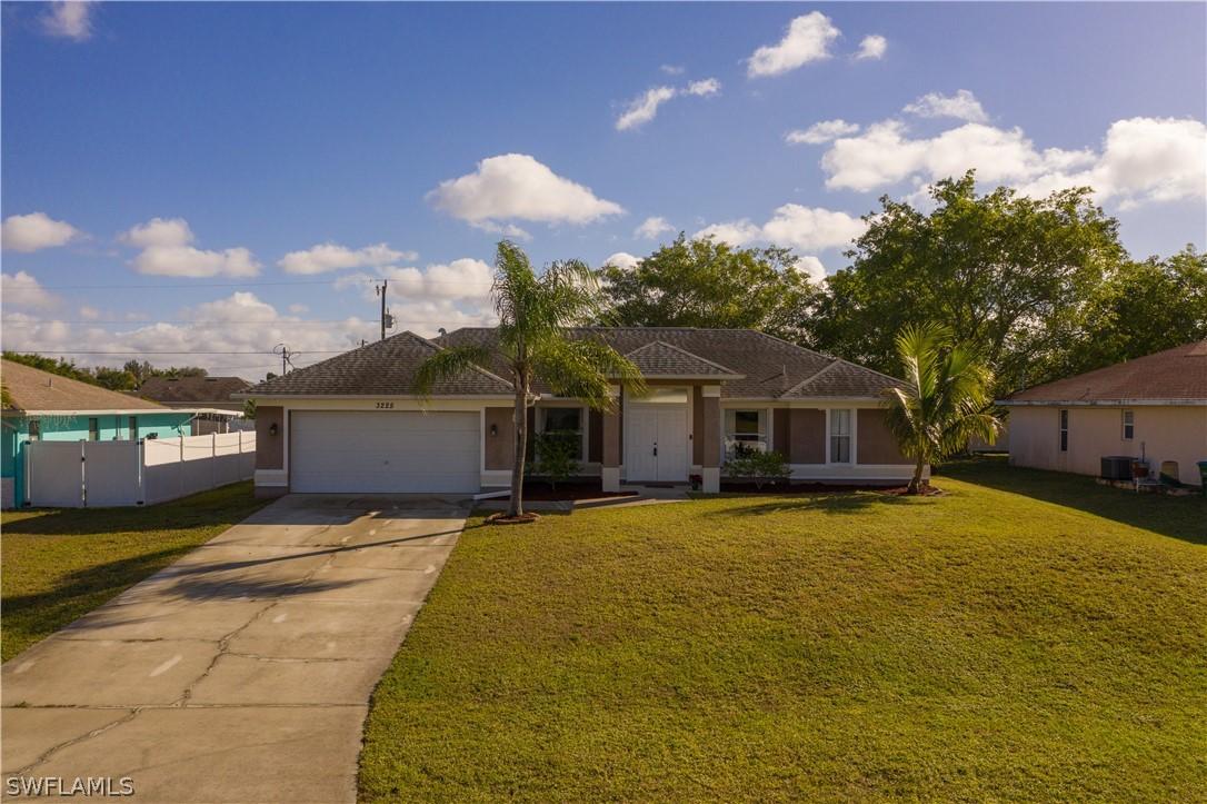 3225 SW 11th Pl., Cape Coral, FL 33914