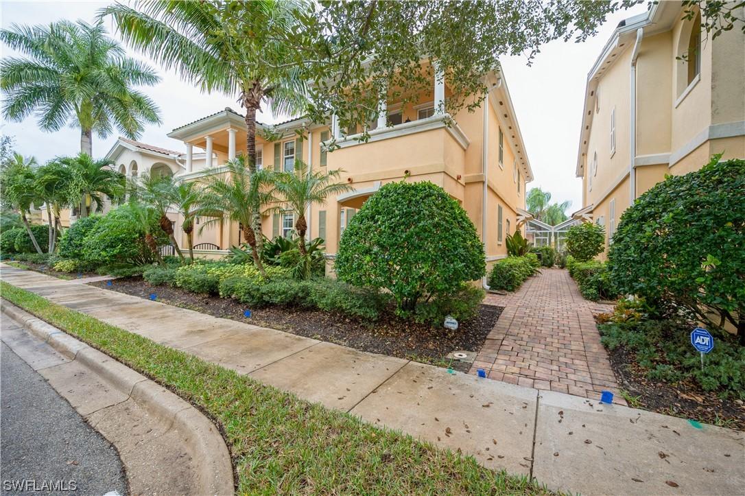 8040 Josefa Way, Naples, FL 34114