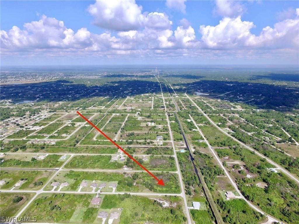 857 Wolverine St., Lehigh Acres, FL 33974